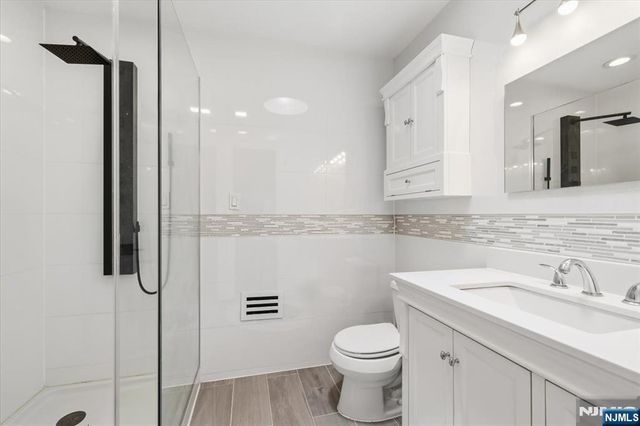 149 Sherwood Drive, Ramsey, NJ 07446