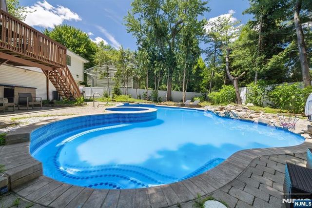 149 Sherwood Drive, Ramsey, NJ 07446
