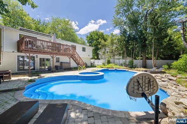 149 Sherwood Drive, Ramsey, NJ 07446