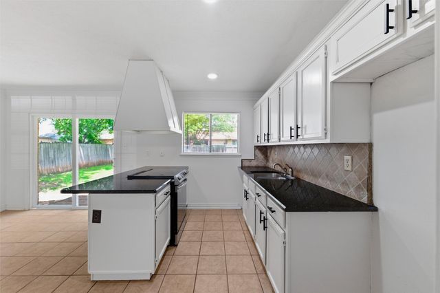 3816 Bee Tree Lane, Fort Worth, TX 76133
