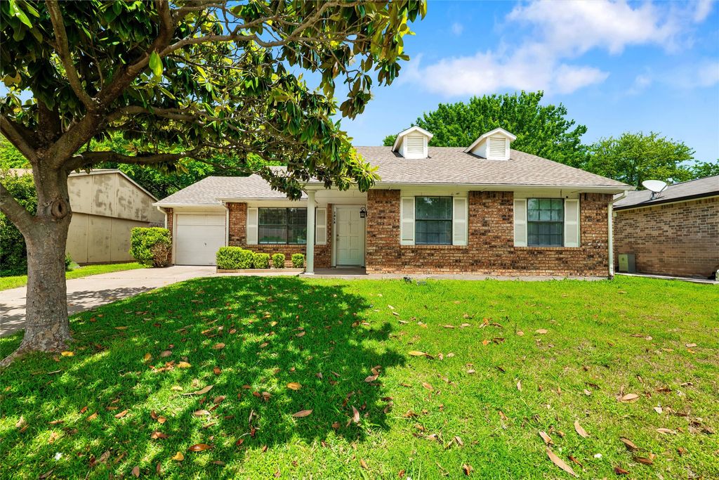 3816 Bee Tree Lane, Fort Worth, TX 76133