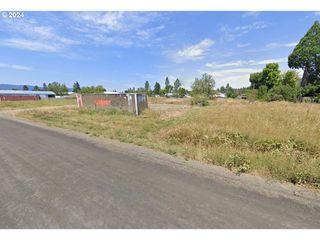 1223 DUKE Ave, Sutherlin, OR 97479