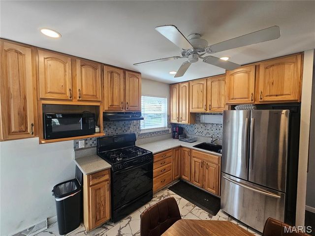 2204 Valley Park Road, Fenton, MO 63026