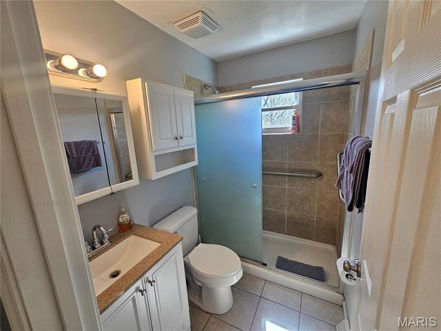 2204 Valley Park Road, Fenton, MO 63026