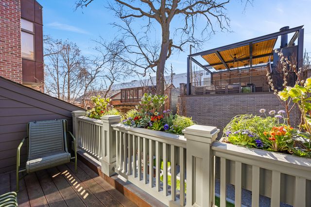 2436 N Surrey Court, Chicago, IL 60614