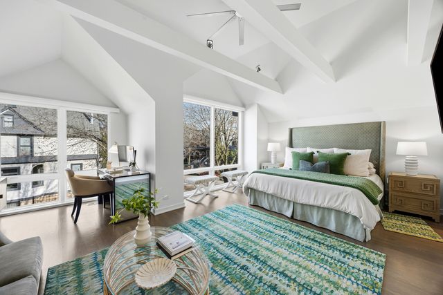 2436 N Surrey Court, Chicago, IL 60614