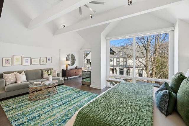 2436 N Surrey Court, Chicago, IL 60614