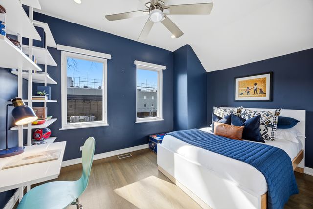 2436 N Surrey Court, Chicago, IL 60614