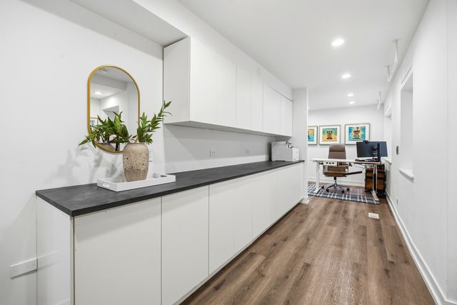 2436 N Surrey Court, Chicago, IL 60614