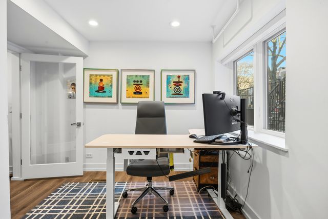 2436 N Surrey Court, Chicago, IL 60614