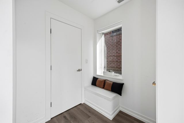 2436 N Surrey Court, Chicago, IL 60614