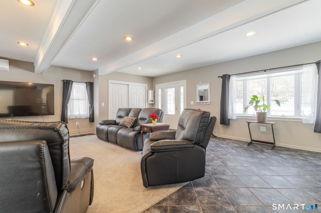 22 Ebony Lane, Essex, CT 06442