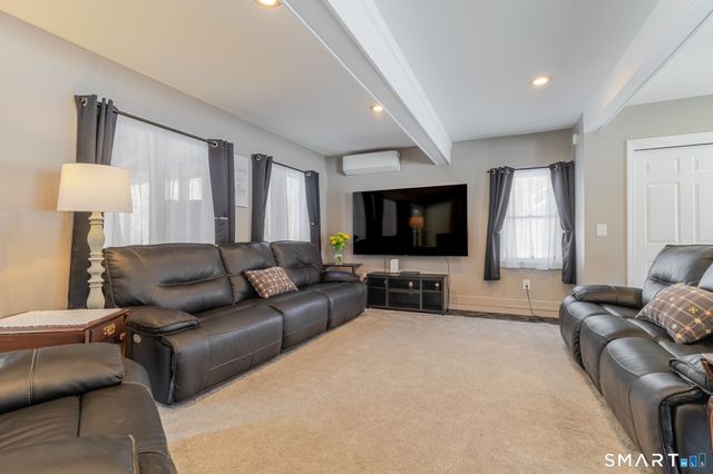 22 Ebony Lane, Essex, CT 06442