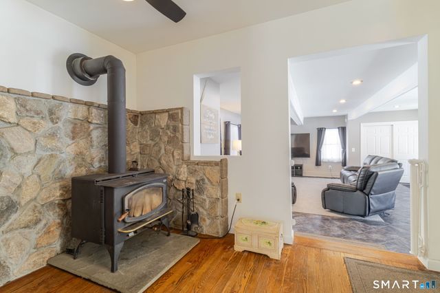 22 Ebony Lane, Essex, CT 06442