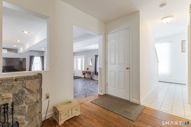 22 Ebony Lane, Essex, CT 06442