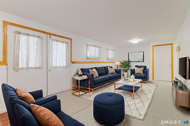 22 Ebony Lane, Essex, CT 06442