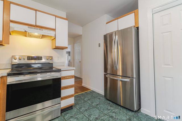 22 Ebony Lane, Essex, CT 06442