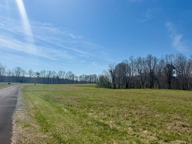 97 Paradise Alley, Russell Springs, KY 42642