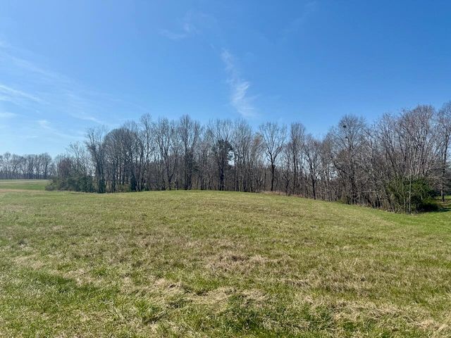 97 Paradise Alley, Russell Springs, KY 42642