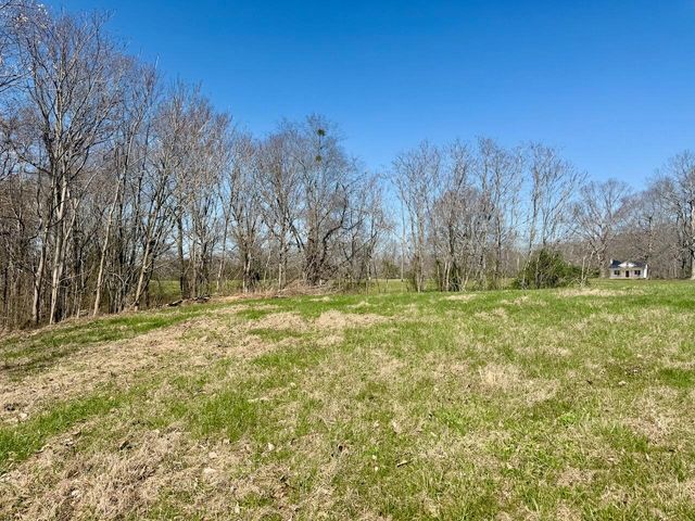 97 Paradise Alley, Russell Springs, KY 42642