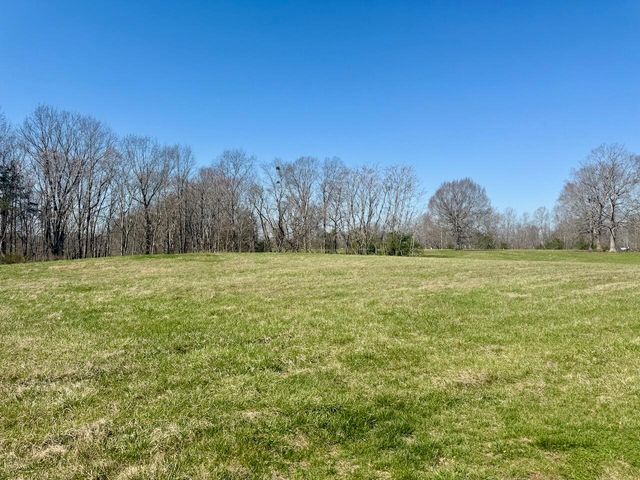 97 Paradise Alley, Russell Springs, KY 42642