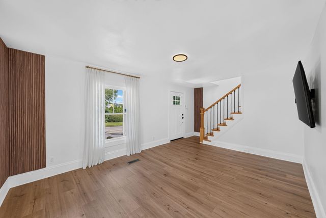 442 Mammoth Road, Manchester, NH 03109