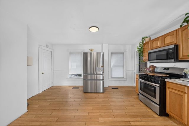 442 Mammoth Road, Manchester, NH 03109