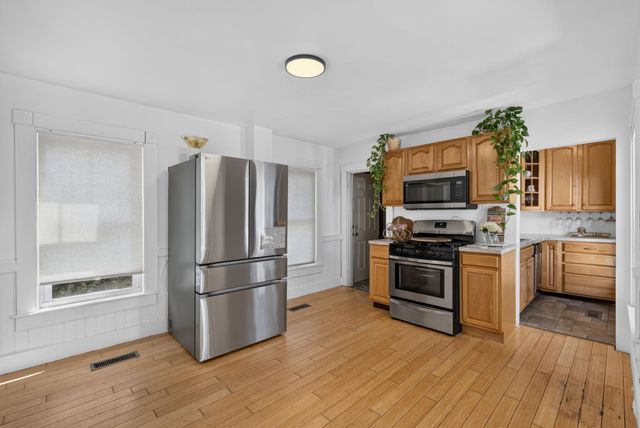 442 Mammoth Road, Manchester, NH 03109