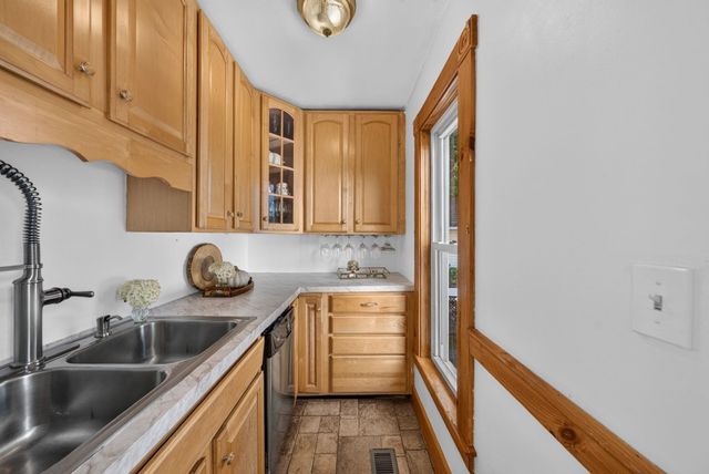 442 Mammoth Road, Manchester, NH 03109
