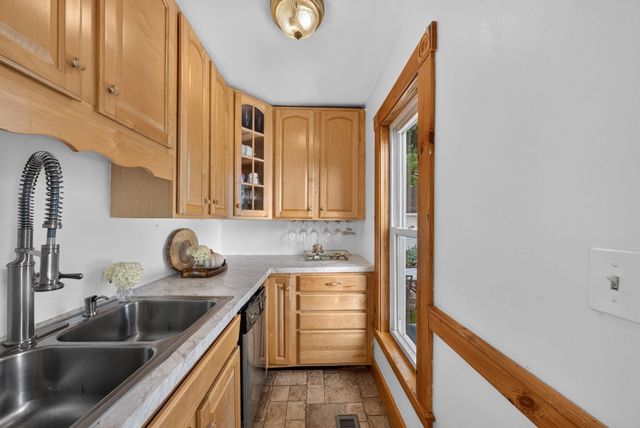 442 Mammoth Road, Manchester, NH 03109