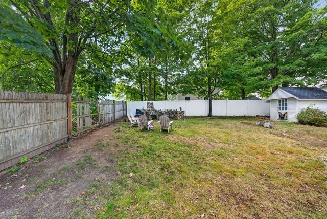 442 Mammoth Road, Manchester, NH 03109
