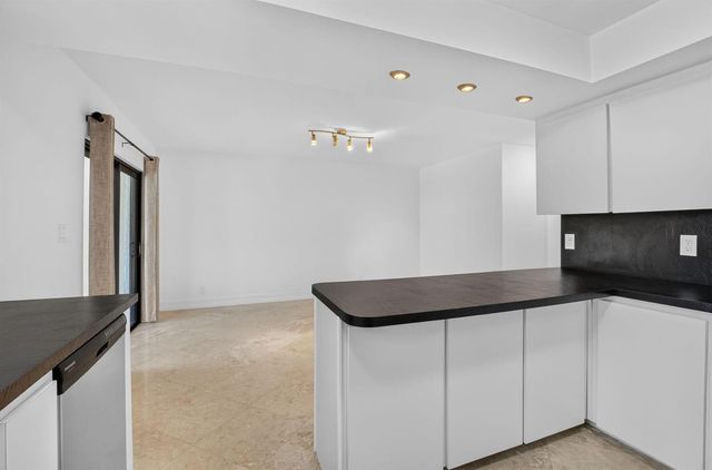 21661 Casa Monte Court, Boca Raton, FL 33433