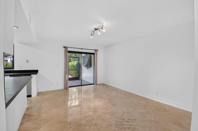 21661 Casa Monte Court, Boca Raton, FL 33433