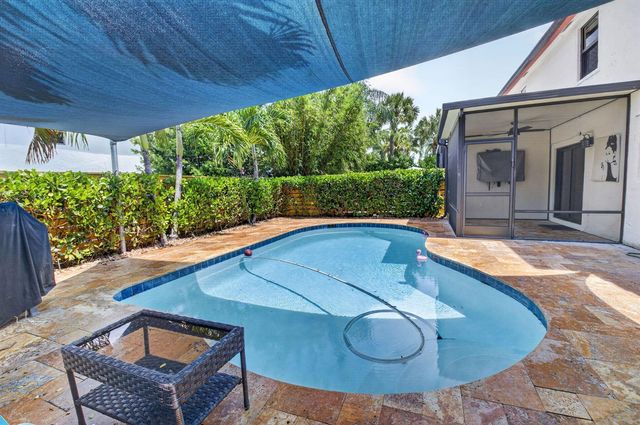 21661 Casa Monte Court, Boca Raton, FL 33433