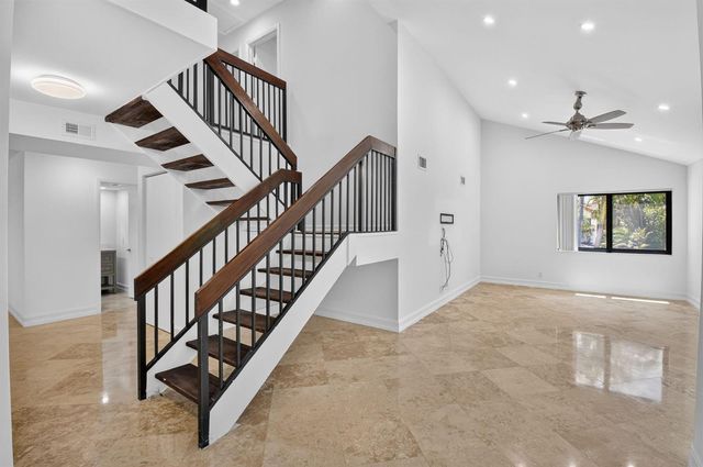 21661 Casa Monte Court, Boca Raton, FL 33433