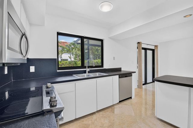 21661 Casa Monte Court, Boca Raton, FL 33433