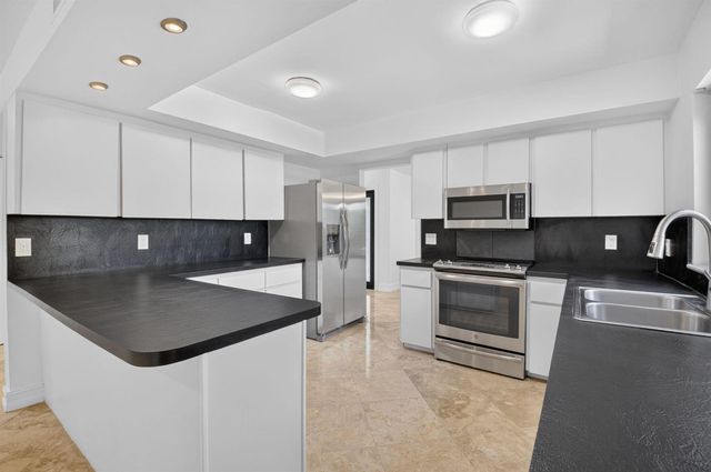 21661 Casa Monte Court, Boca Raton, FL 33433