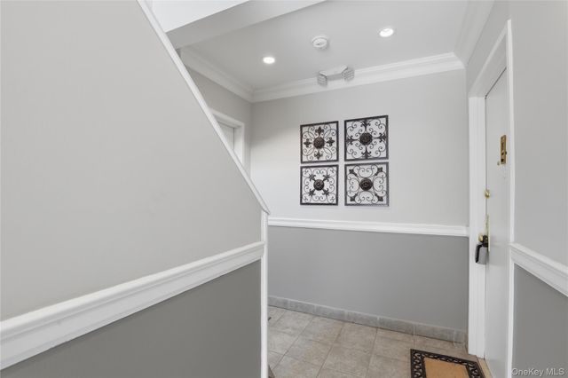 352 N State Road 1H, Briarcliff Manor, NY 10510