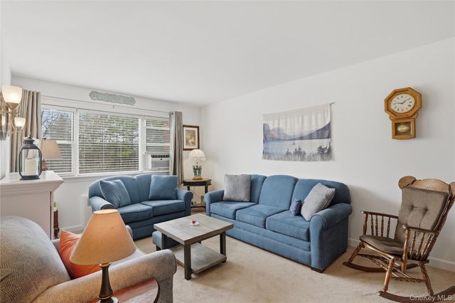 352 N State Road 1H, Briarcliff Manor, NY 10510