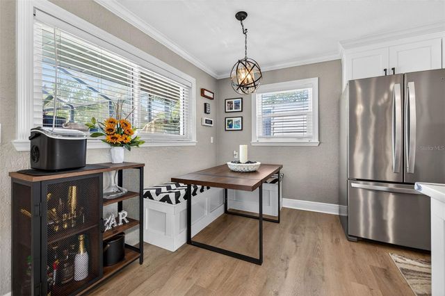 1090 77TH AVENUE N, St Petersburg, FL 33702