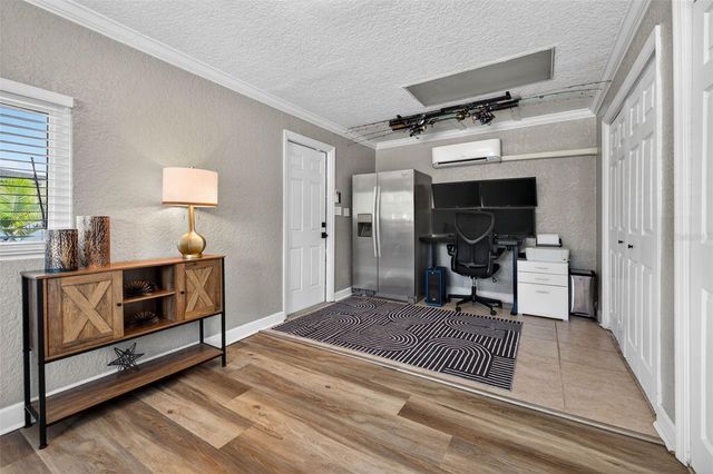 1090 77TH AVENUE N, St Petersburg, FL 33702