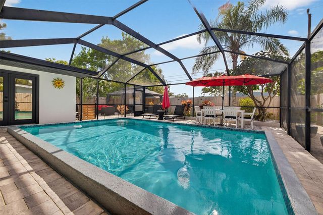 1090 77TH AVENUE N, St Petersburg, FL 33702