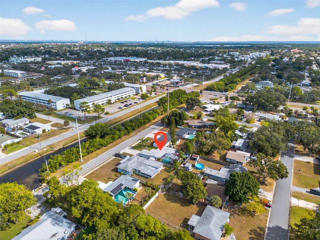 1090 77TH AVENUE N, St Petersburg, FL 33702