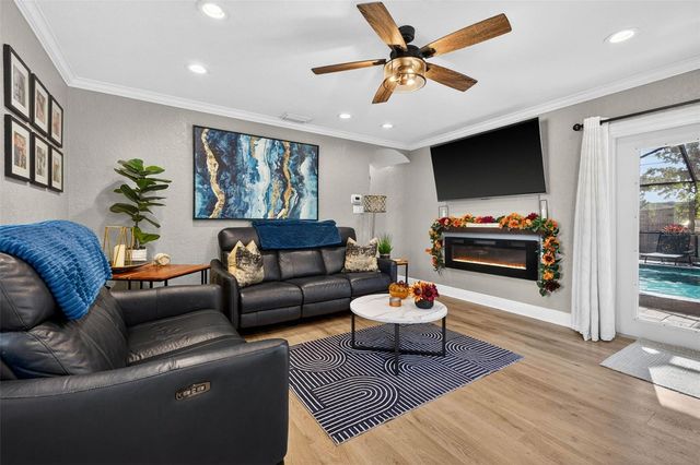 1090 77TH AVENUE N, St Petersburg, FL 33702