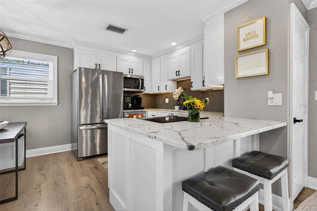 1090 77TH AVENUE N, St Petersburg, FL 33702