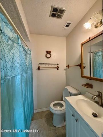 2 Sandalwood Court, D'iberville, MS 39540