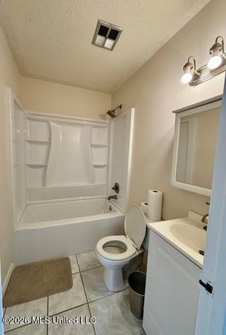 2 Sandalwood Court, D'iberville, MS 39540