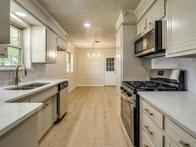 100 Olympic Drive, Moore, OK 73160