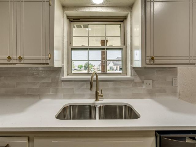 100 Olympic Drive, Moore, OK 73160