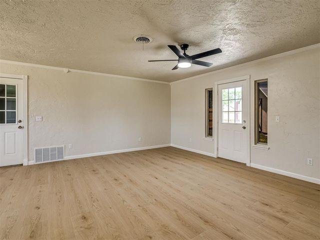 100 Olympic Drive, Moore, OK 73160